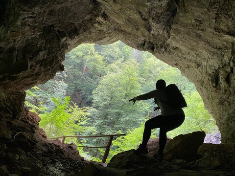The cave Muzeva hisa in the significant landscape of the Devil's Passage canyon - Croatia (&Scaron;pilja Muževa hi&scaron;a ili Muževa hi&scaron;ica u kanjonu Vražji prolaz, Skrad - Gorski kotar, Hrvatska)