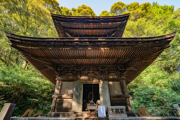 日龍峯寺　高澤観音境内の景色　北条政子の寄進した多宝塔特別開帳
