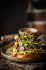 Toast avocado and mushrooms