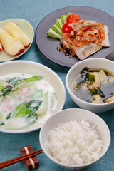 栄養バランスを考えた夕食セット