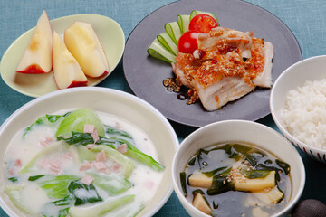 栄養バランスを考えた夕食セット