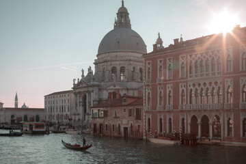 Fototapeta na wymiar Venezia. Canal Grande con Palazzo Genovese verso La Salute