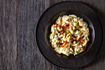 ricotta spinach tortellini in creamy cheese sauce