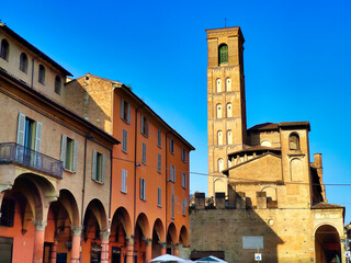 Fototapeta na wymiar San Giacomo Maggiore church, Bologna city, Emilia Romagna, Italy