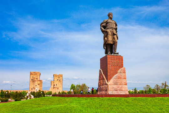 Amir Timur Tamerlane monument, Ak Saray Palace