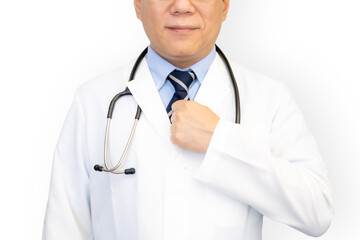 Fototapeta premium 胸に手を当てる男性医師