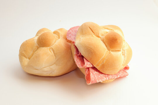 PANINO CON SALAME, SANDWICH WITH SALAMI