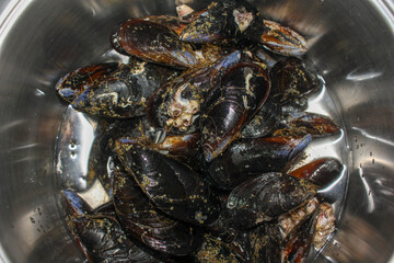 mussels ready to be cooked