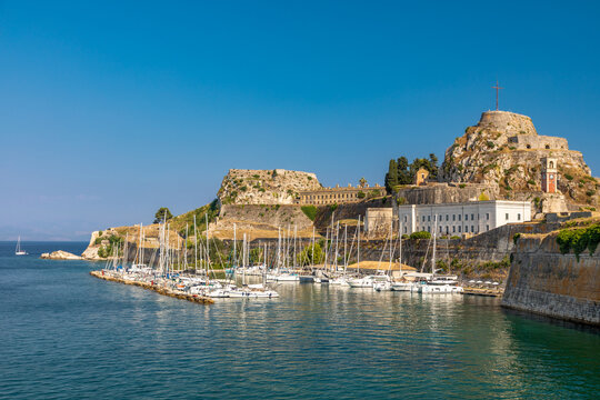 Mandraki Hafen vor der Alten Festung, Kerkyra, Korfu