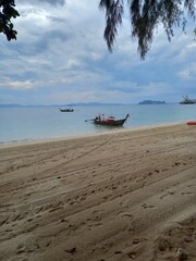 Obraz premium boat on the beach