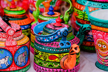 Fototapeta na wymiar Beautiful Hand crafted colorful decorative items, The craft of each state in India reflect the influence of different empires.