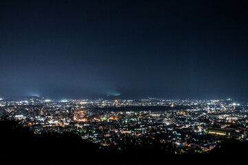 将軍塚・青龍殿の展望台から眺めた、冬の京都の夜景