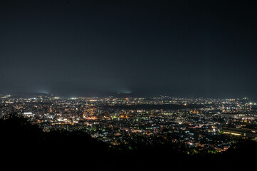 Fototapeta na wymiar 将軍塚・青龍殿の展望台から眺めた、冬の京都の夜景