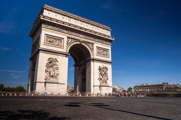 Fototapeta na wymiar View of the Arc de Triomphe, Paris