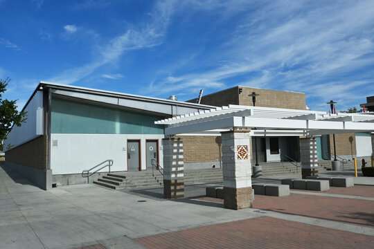 SANTA ANA, CALIFORNIA - 11 NOV 2022: Locker Rooms Building On The Campus Of Santa Ana College.