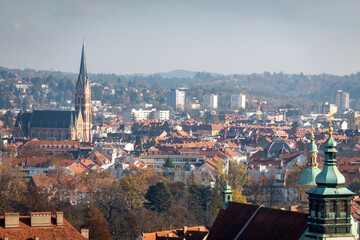 Fototapeta premium Graz mit Dom und Herz-Jesu-Kirche