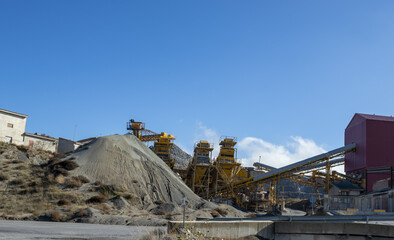 photo of the facilities of a mineral cement mine quarry