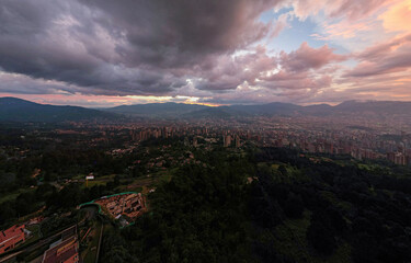 Medellin en atardecer