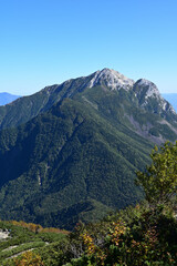 南アルプス甲斐駒ヶ岳と摩利支天の秋