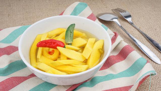 candied mango is very fresh n delicious. candied fruit, manisan mangga dan asinan mangga