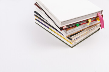 The book image is separated from the background. You can change the background at will.