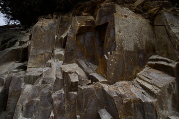 pared de rocas con formas 