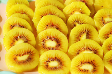 red kiwi fruit slices