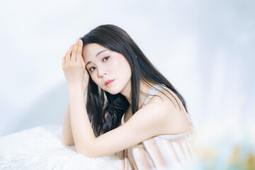 Naklejka premium 女性ポートレート 美容 スキンケア