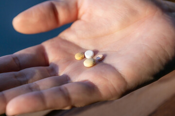 手のひらの錠剤