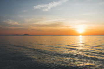 Fototapeta premium Natural Sunset Sunrise over the ocean. Beach vibe.