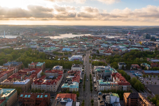 Sweden, Vastra Gotaland County, Gothenburg, Aerial view of Kungsportsavenyen boulevard and surrounding buildings at dusk
