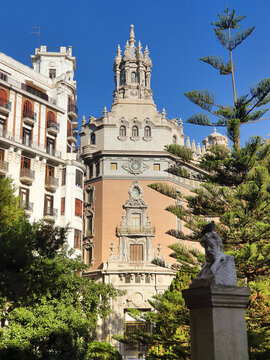 Valencia - Espa&ntilde;a, diferentes vistas tur&iacute;sticas de la ciudad, puentes, monumentos, calles y parques