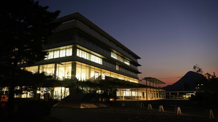 夜の善通寺市役所【香川県善通寺市】