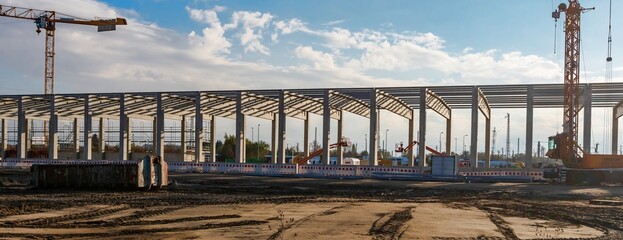 Eine große Halle wird neu gebaut