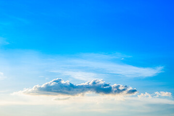 Naklejka premium Whispers of the Sky: Unveiling the Peaceful Dance of White Clouds