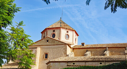 Fototapeta premium Iglesia de Sant Marti y castillo de Altafulla, Tarragona, Catalunya, España, Europa 
