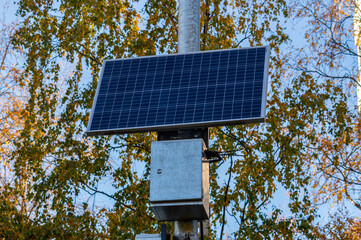 traffic light powered by solar energy