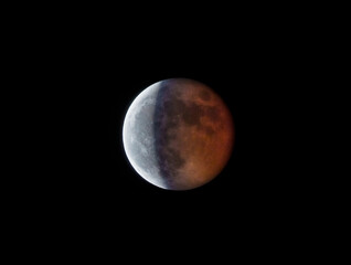 皆既月食 の 途中 を HDR 撮影 で ターコイズフリンジ を 撮る 【 月食 の イメージ 】