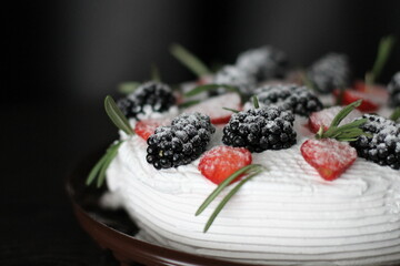 berries and cream delicious cake