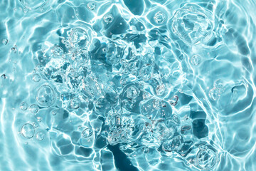 Many different bubbles and waves in the water