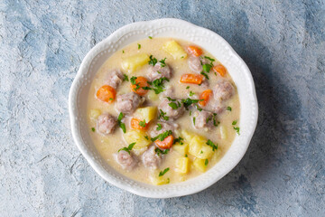 Seasoned soup with meatballs with vegetables. Turkish name; sulu kofte, eksili kofte, terbiyeli kofte)