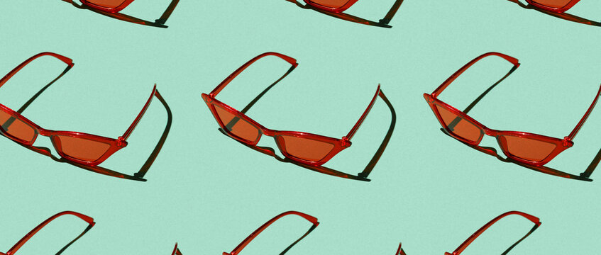 Seamless pattern of stylish sunglasses