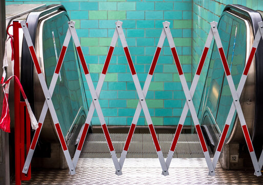 Rolltreppe gesperrt