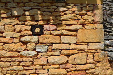 Mur en pierre naturelle (Dordogne - France)