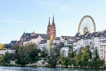 Basel, Münster, Kirche, Altstadt, Rhein, Rheinufer, Fähre, Pfalz, Stadt, Grossbasel, Herbst, Herbstmesse, Herbstfarben, Altstadthäuser, Basel-Stadt, Schweiz
