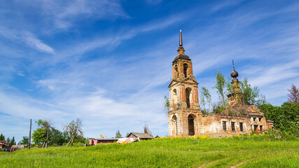 Fototapeta premium the old abandoned Orthodox church