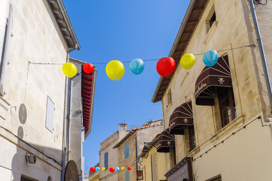 balloons in the street
