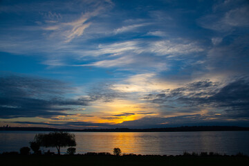 Fototapeta na wymiar Sunset over Lake Washington IN Kirkland, WA