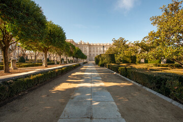 Fototapeta na wymiar Gardens and promenade next to the Royal Palace of Madrid