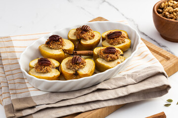 baked apples stuffed with nuts